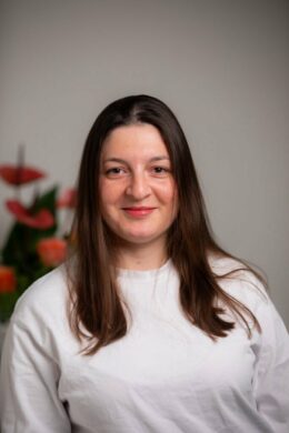 Sindra teresa schöpfer münchen hausarzt ärztin ernährungsmedizin portrait praxis team
