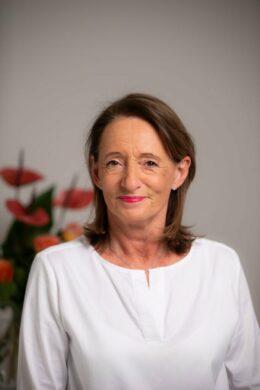 Dagmar Flaschenträger teresa schöpfer münchen hausarzt ärztin ernährungsmedizin portrait praxis team